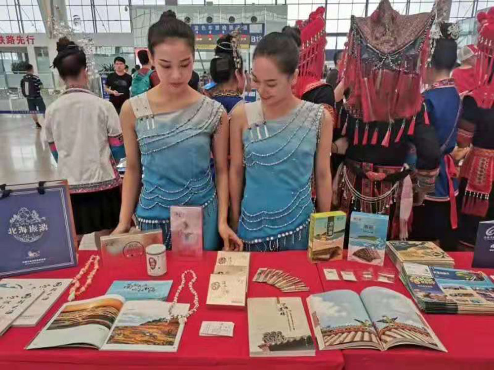 搭乘首發(fā)高鐵，海真珠珍珠粉抵達(dá)東方明珠